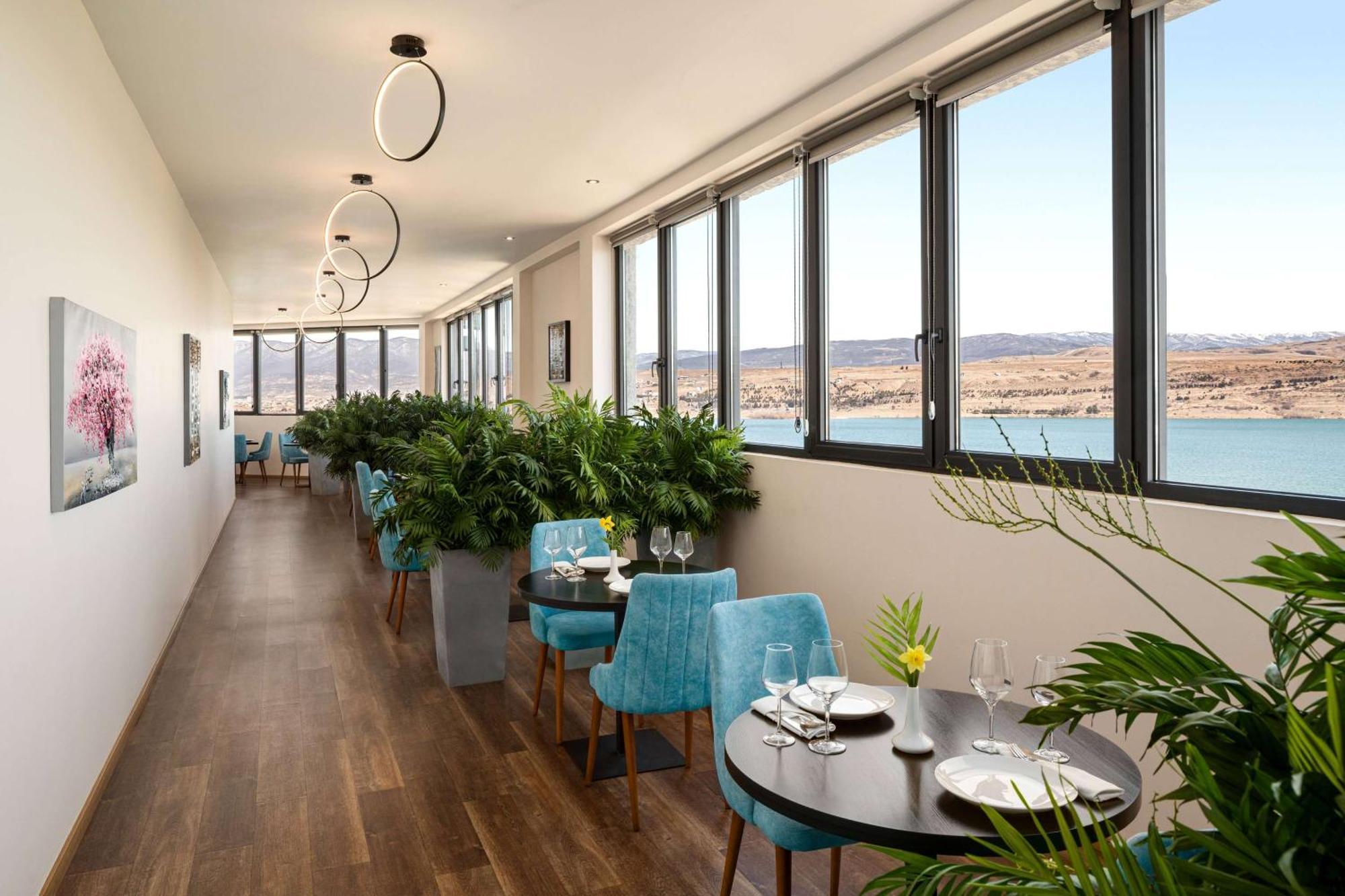 Gino Seaside Tbilisi, Trademark Collection By Wyndham 外观 照片